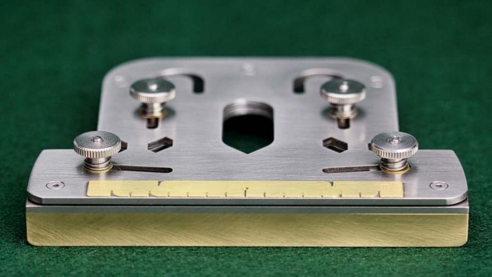 stripper_jig_banner_table-1_op